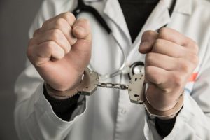 Подробнее о статье Врачебная халатность в Израиле: 130 врачей осуждены